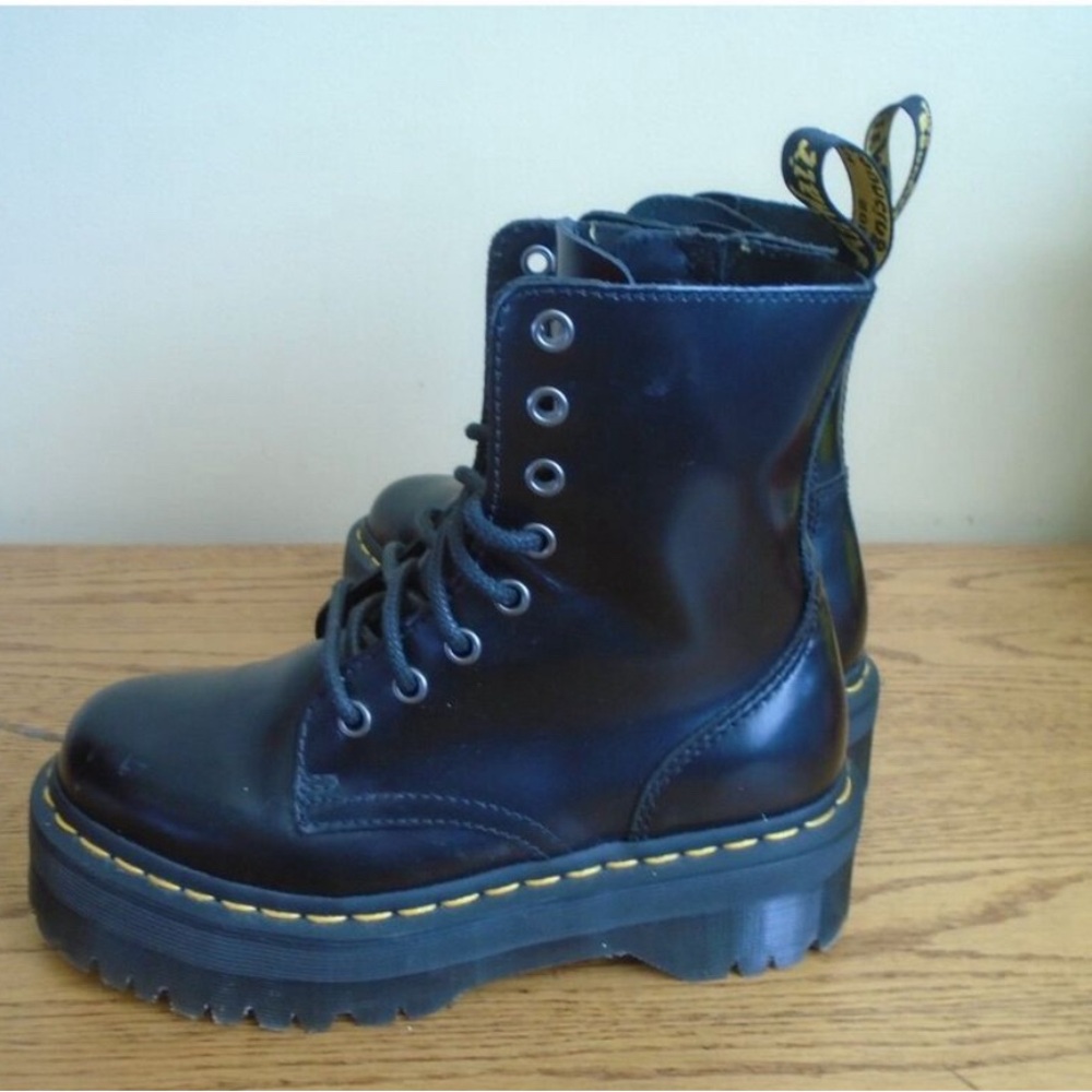 Jadon Dr. Martens